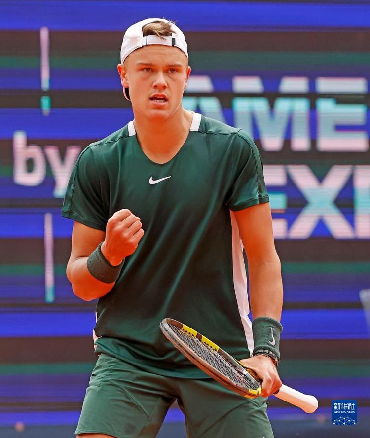 ️罗马诺：奥蓬达将于一小时后抵达都灵，进行体检并签约