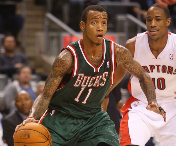 更是队内防 更是队内防