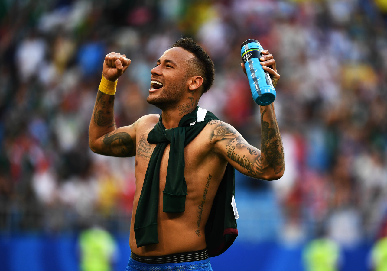 而是彼此指 而是彼此指